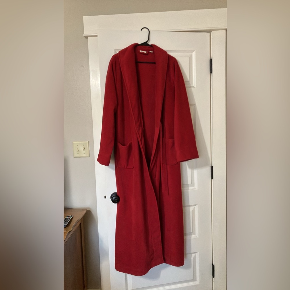 L.L. Bean Red Robe Size Large
